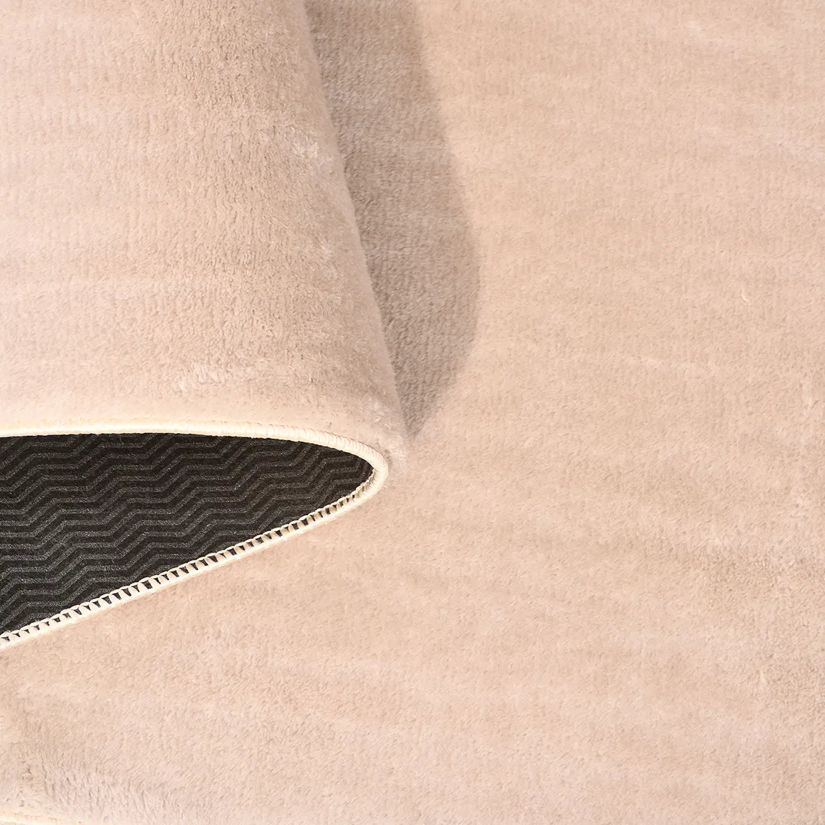 Peluş oturma odası halısı - desen detayı