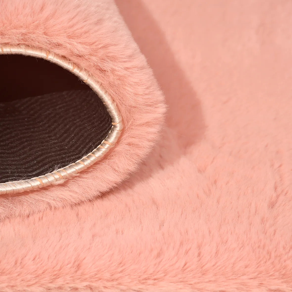 Pembe yatak odası halısı - desen detayı