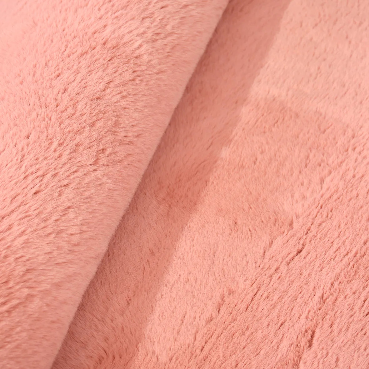 Pembe yatak odası halısı - kenar ve saçak detayı