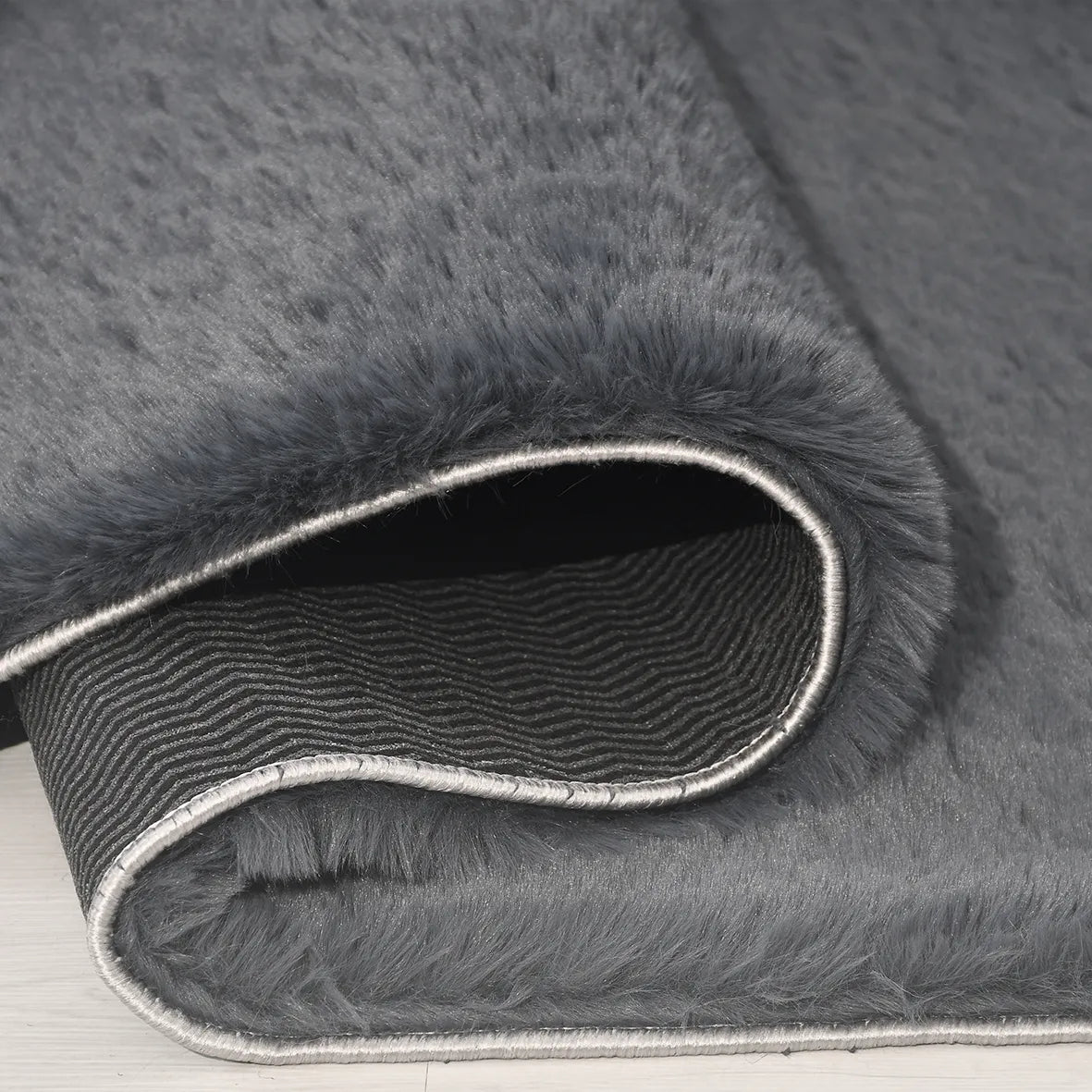 Peluş yatak odası halısı - yakından doku detayı